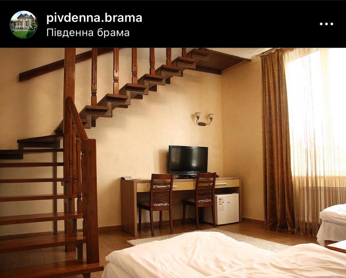 Pivdenna Brama Khmel'nyts'kyy Exterior photo